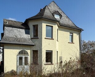 Hofheim: Individualisten aufgepasst. Altbestand mit großem Grundstück, oder zusätzlichem Bauplatz