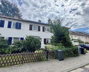 Oberursel: Reihenmittelhaus mit WEG-Teilung in ruhiger, zentraler Lage!