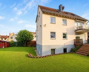 Karben: Modernes 3-Familienhaus im alten Ortskern von Petterweil