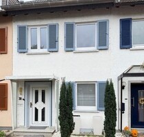 Unterliederbach: Feines Reihenhäuschen in familienfreundlicher Lage - Frankfurt am Main