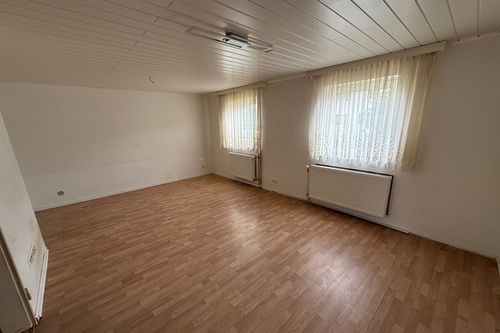 Wohnzimmer - 4 Zimmer Doppelhaushälfte in Frankfurt am Main