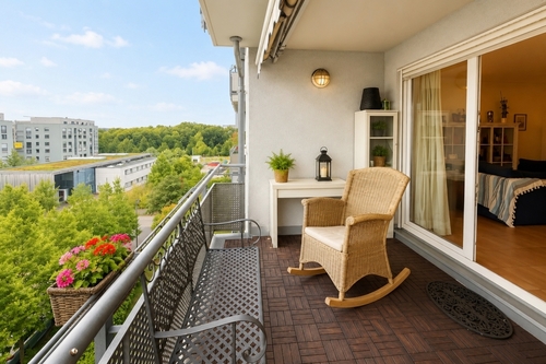 Balkon - Großzügige 5-Zimmer-Wohnung mit zwei Balkonen in begehrter Lage am Rebstockpark