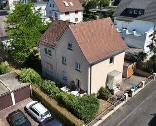 Bad Homburg - Kirdorf: 2-Familienhaus in zentraler und ruhiger Lage!