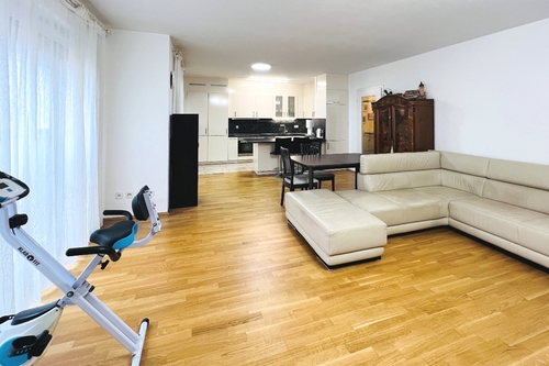 Wohnzimmer - Frankfurt-Bockenheim: Großzügige 5-Zimmerwohnung am Rebstockpark!