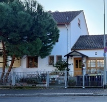 Frankfurt-Griesheim: Große Doppelhaushälfte in gesuchter Lage! - Frankfurt am Main