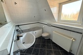 Tageslicht-Dusch-/Wannenbad - 