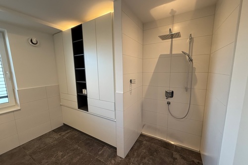 Duschbad - Etagenwohnung mit 109,00 m&sup2; in Bad Soden zur Miete