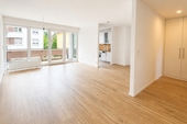 Wohnen - Modernisierte 2-Zimmer-Wohnung mit Südbalkon, Aufzug und Garage in begehrter Wohnlage von Neu-Isenburg!