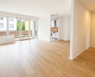 Modernisierte 2-Zimmer-Wohnung mit Südbalkon, Aufzug und Garage in begehrter Wohnlage von Neu-Isenburg!