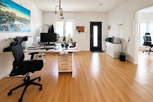 Büro 1 - 