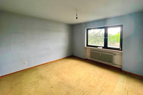 Zimmer 2 - 4 Zimmer Etagenwohnung in Frankfurt am Main