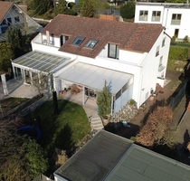 Friedrichsdorf: Großzügige Doppelhaushälfte mit separater Einliegerwohnung!