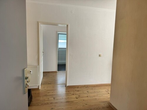Flur - Etagenwohnung mit 83,00 m&sup2; in Friedrichsdorf zum Kaufen