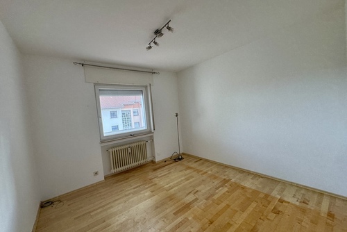 Zimmer - 3 Zimmer Etagenwohnung zum Kaufen in Steinbach