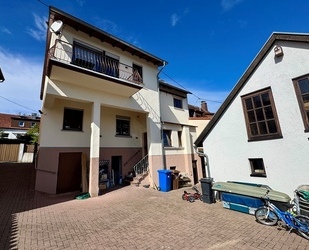 Kelkheim - Ruppertshain: Kapitalanlage! Vermietetes Einfamilienhaus in Ruhelage!