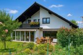 Gartenansicht 1 - 6 Zimmer Zweifamilienhaus zum Kaufen in Karben