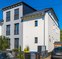 Hofheim: Kernsaniertes, exzellentes Zuhause für Generationen oder Top-Kapitalanlage