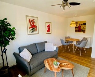Eschborn: Elegant und exzellent sanierte 2 Zimmer-Wohnung in zentraler Lage. Ideal auch für Airbnb