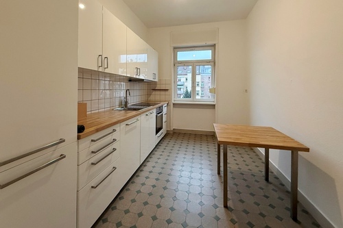 Einbauküche - Etagenwohnung mit 78,00 m&sup2; in Frankfurt am Main zur Miete