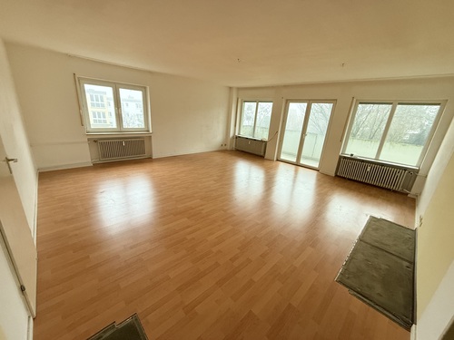 Wohnraum - 4 Zimmer Etagenwohnung zum Kaufen in Kronberg