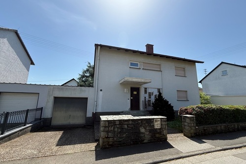 Ansicht - Hofheim-Diedenbergen: 2 Generationen- oder XXL-Haus in toller Ruhelage