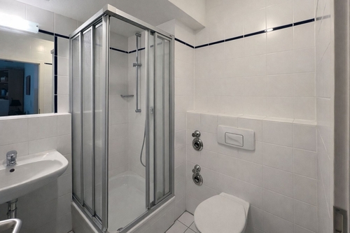 Bad - 1 Zimmer Etagenwohnung in Neu-Isenburg