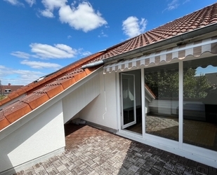 Frankfurt-Einziehen und Wohlfühlen! Top moderne 2-Zimmer Wohnung mit großer Dachloggia in Oberrad - Frankfurt-Oberrad