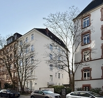 Beste Lage Frankfurt-Nordend: Sanierte 4-Zimmer-Altbauwohnung - Frankfurt am Main