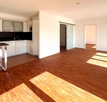 Heusenstamm: Einziehen und wohlfühlen! Lichtdurchflutete 2-Zimmer-Wohnung mit Balkon!