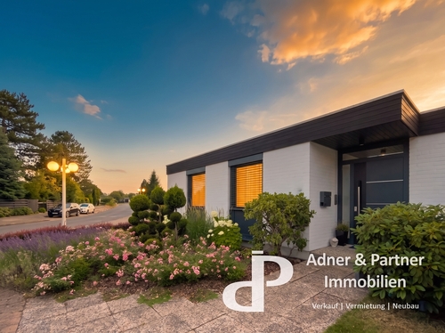 Schmied-Bungalow im Kanzlerfeld kaufen - **KANZLERFELD: MODERNISIERTER SCHMIED-BUNGALOW MIT EXKLUSIVEM APARTMENT**