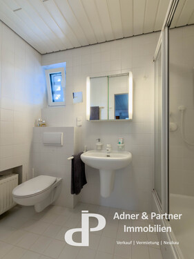Duschbad im sep. Bereich - 
