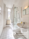 Badezimmer mit Fenster - 