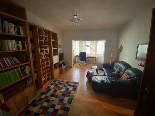 Wohnzimmer mit Loggia - 