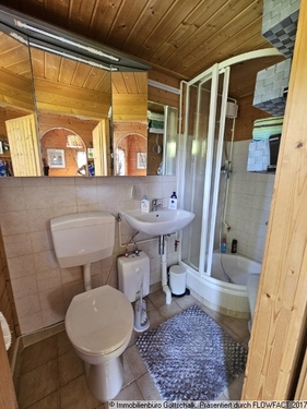 Bad mit Dusche - 1 Zimmer Bungalow zum Kaufen in Oranienburg