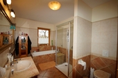 EG. Wannen- Duschbad, Bidet - 