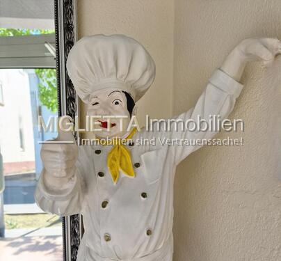 - - Top-Gelegenheit: Eingeführtes Familienrestaurant mit Inventar & Stammkundschaft abzugeben