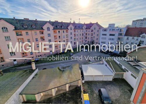 Foto - Immobilienpaket mit 5 Wohnungen und 3 Garagen