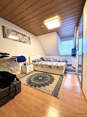 Schlafzimmer 2 OG-R - 