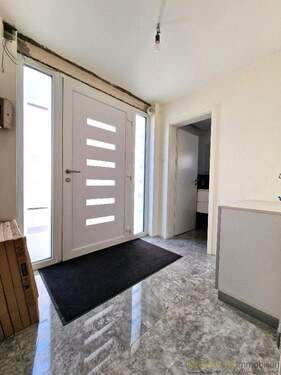 Eingangsbereich - 5 Zimmer Doppelhaushälfte zum Kaufen in Maxdorf