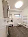 Badezimmer DG links - Mehrfamilienhaus, Wohnhaus mit 335,00 m&sup2; in Ludwigshafen zum Kaufen