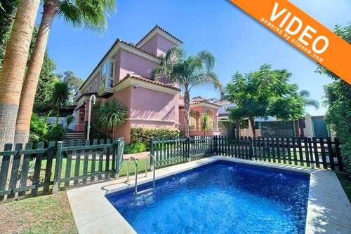 Foto - Haus zum Kaufen in Estepona 1.395.000,00 € 346 m²