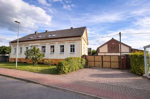 Foto - Haus zum Kaufen in Altlandsberg 1.090.000,00 € 183 m²