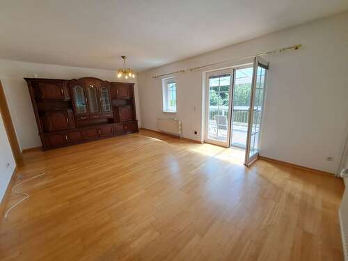 Wohn-/Esszimmer - 