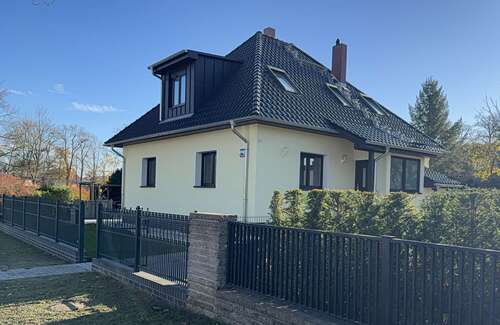 Vorderansicht - 5 Zimmer Einfamilienhaus zur Miete in Woltersdorf