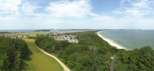 Blick vom Lotsenberg - STRANDNAHES WOHNHAUS IN THIESSOW - AUF RÜGEN....