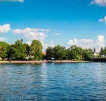 WOHNEN MIT DIREKTEM WASSERBLICK & 