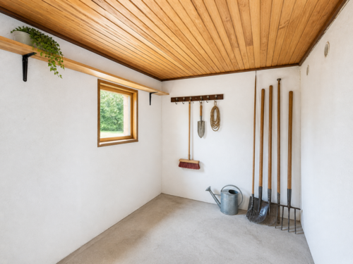 Abstellraum an der Garage - 