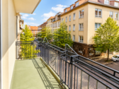 Balkon an der Vorderfront mit Morgensonne - 3 Zimmer Etagenwohnung in Kiel
