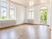 Wohnzimmer mit Balkonzugang - 3 Zimmer Etagenwohnung zur Miete in Kiel