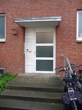 Hauseingang - 19 Zimmer Mehrfamilienhaus, Wohnhaus zum Kaufen in Seevetal